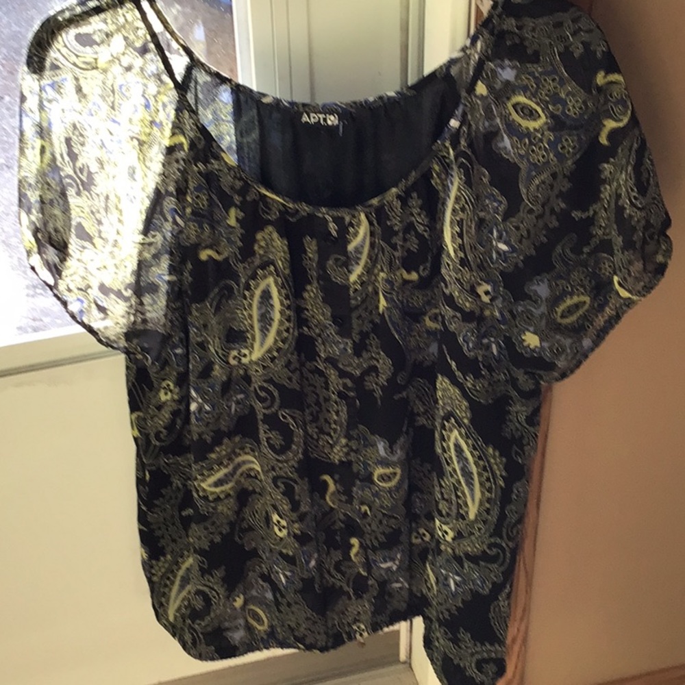 Lightweight sheer sleeve blouse